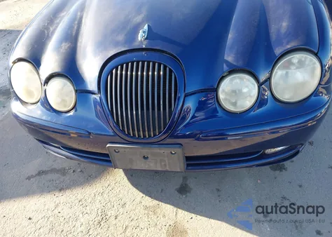 2002 Jaguar S-Type 4.0L V8 z USA, uszkodzony, nr VIN SAJDA03P12GM43535